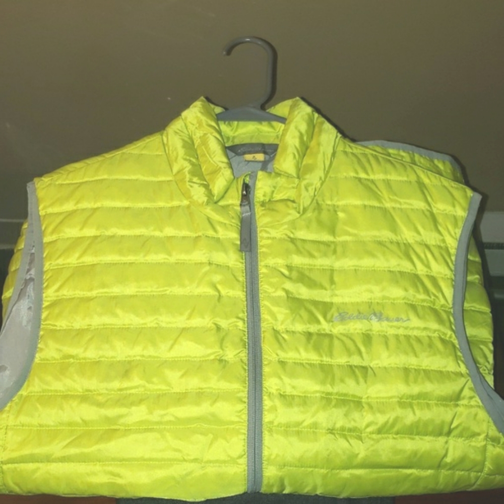 Eddie Bauer Vest (jacket, coat) Large Excellent Condition - Like New